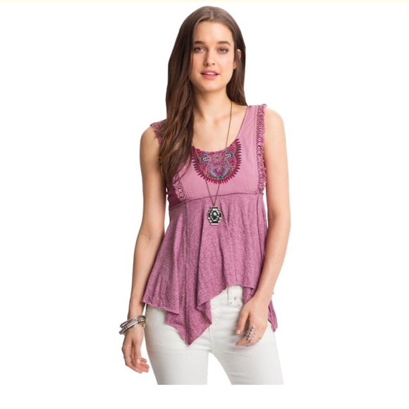 Free People Tops - ♥️Free People• Embroidered Flowy Handkerchief Tank